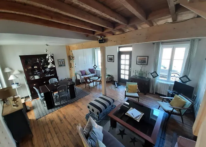 La maison de la baie, wifi, terrasse, 200m du port